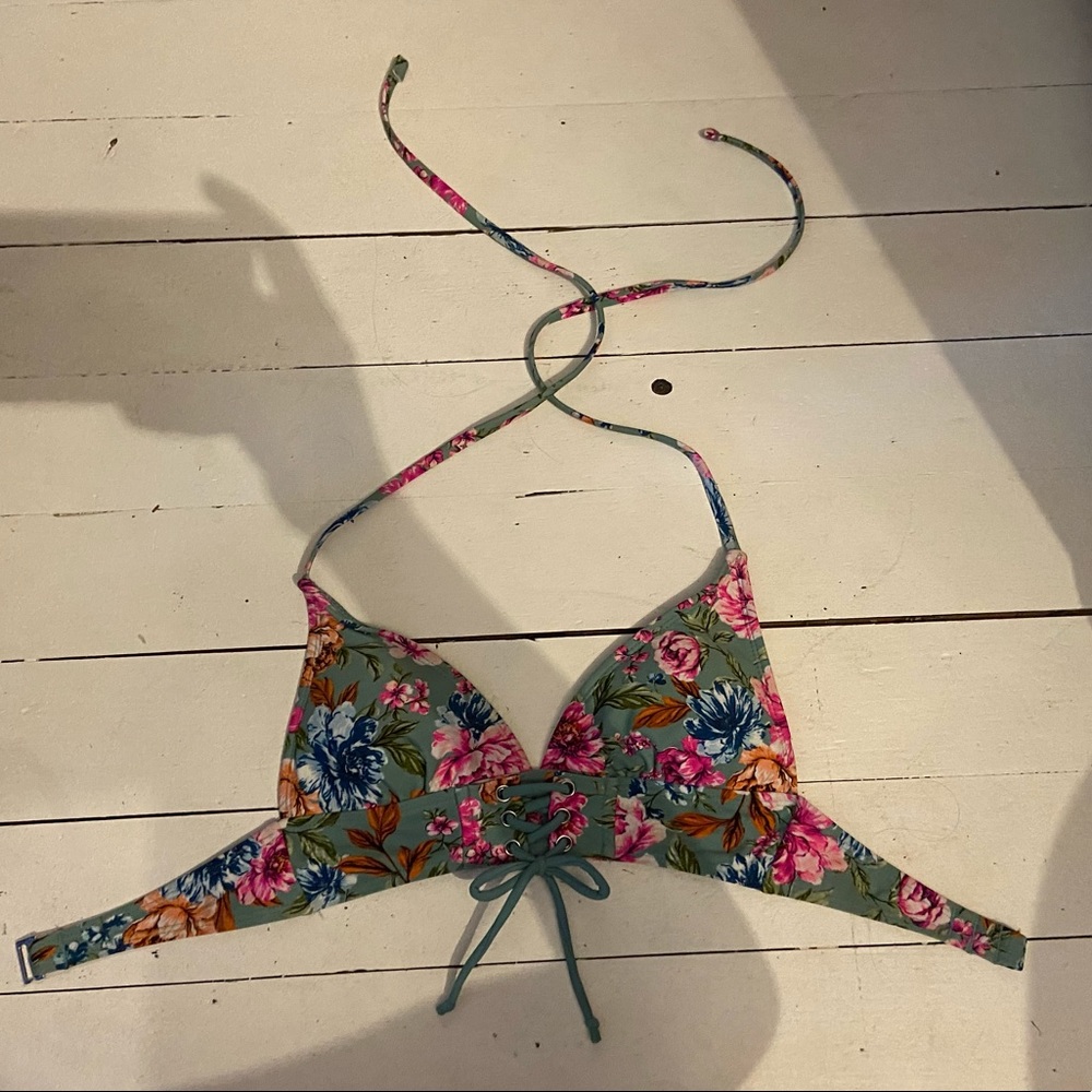 Women’s bathing suit top